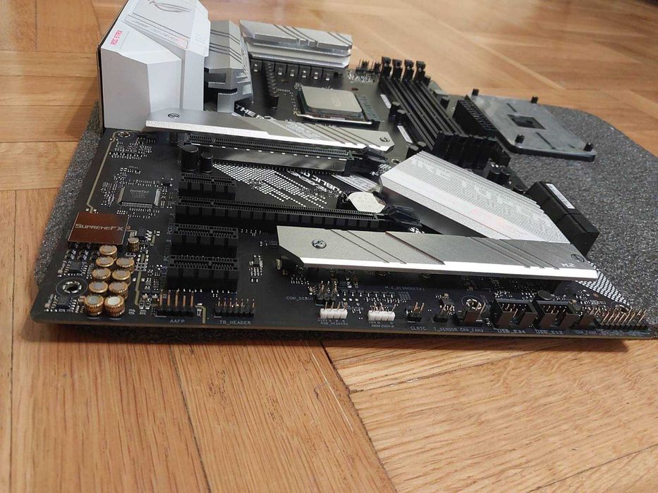 AMD Ryzen 7 5800X + Asus Rog StriX B550-A Gaming