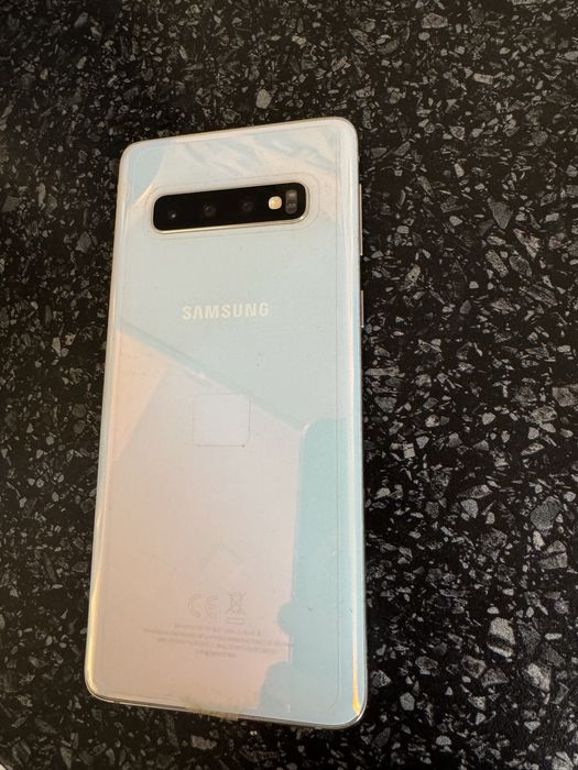 Продаётся телефон Galaxy S 10