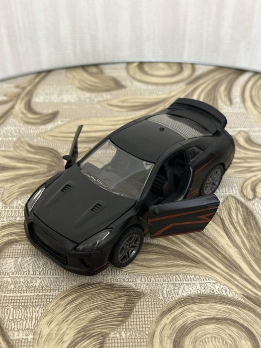 Моделька машины GTR