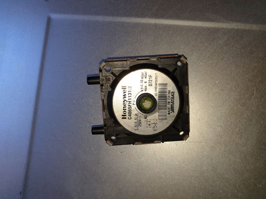 Presostat Aer Honeywell 1.10 mbar C4065FH1131:2 Ferroli F24 FERasy