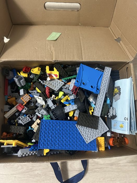 Продается лего разного размера