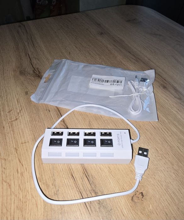 Безжично зарядно за телефон/часовник,термометър и USB хъб