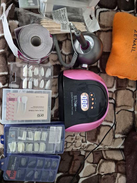 Tot ce este nevoie pentru construcție unghi  cu gel