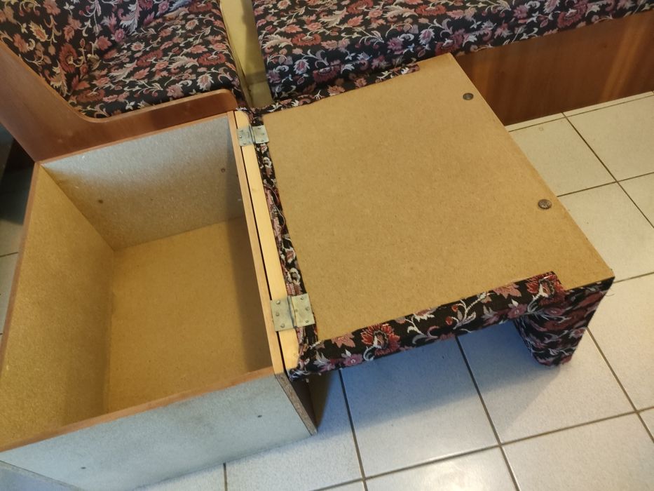 Разтегателен ъглов диван