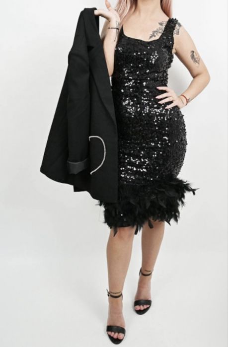 Rochie cu paiete si pene