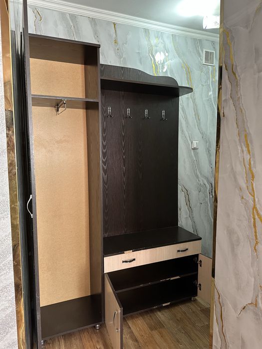 Продаётся шкаф-прихожая.