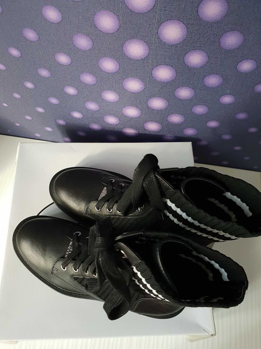 Steve Madden нови боти