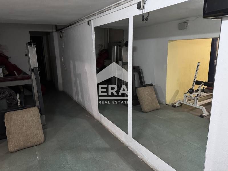 Фитнес зала на две нива за продажба, в самостоятелна тухлена сграда, р