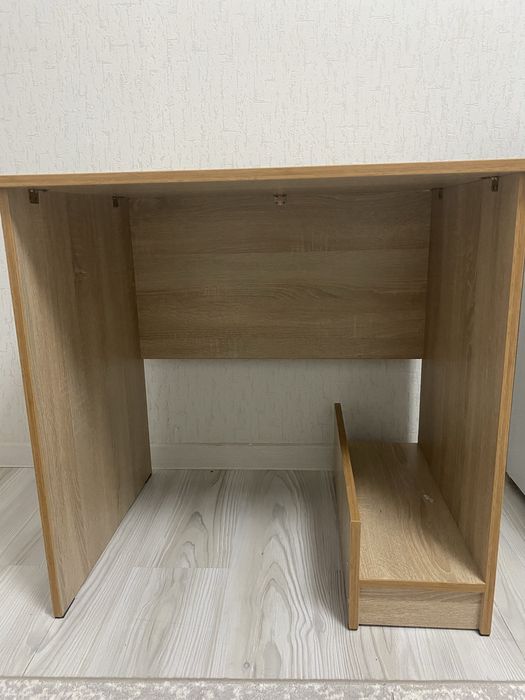 Стол компьютерный