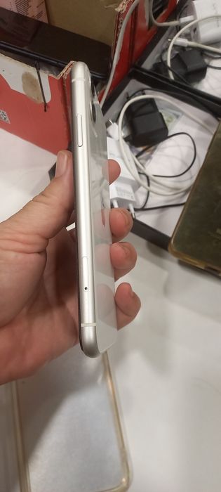 Айфон 11 срочно.