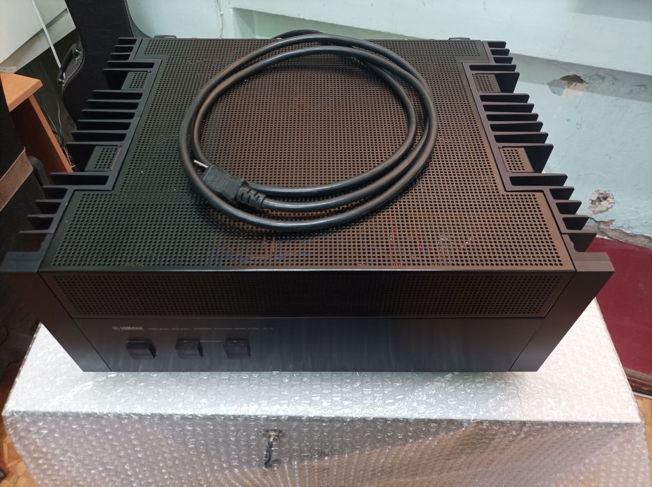 Усилитель оконечный Yamaha b5