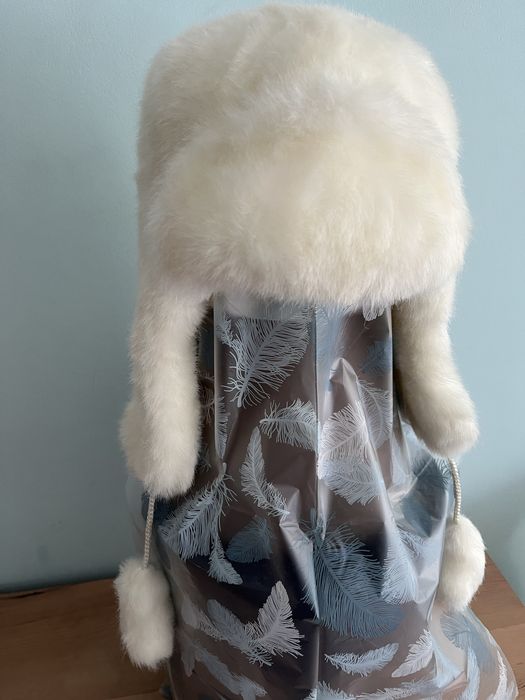 Дамска шапка ушанка