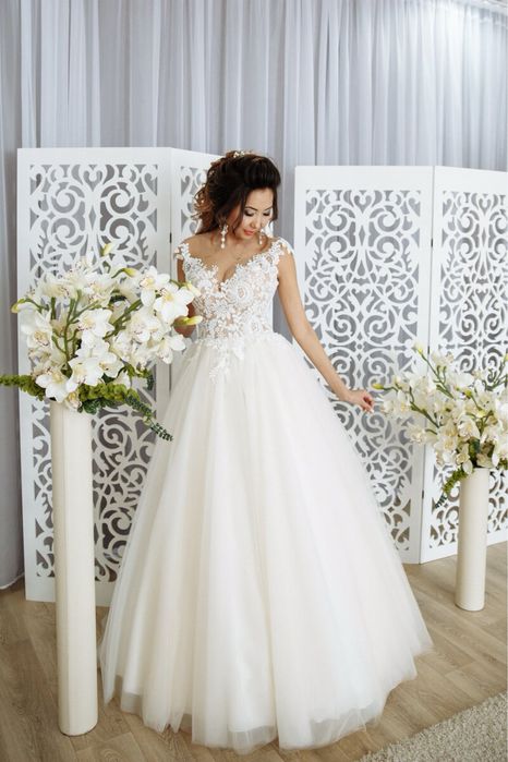 Продам свадебные платья