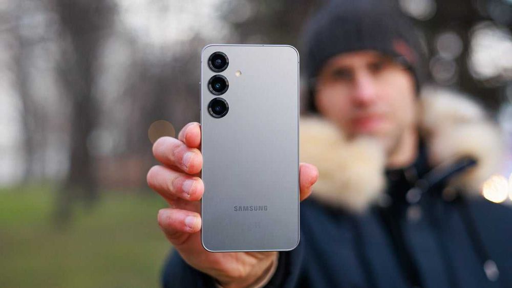 vand telefon Samsung S25