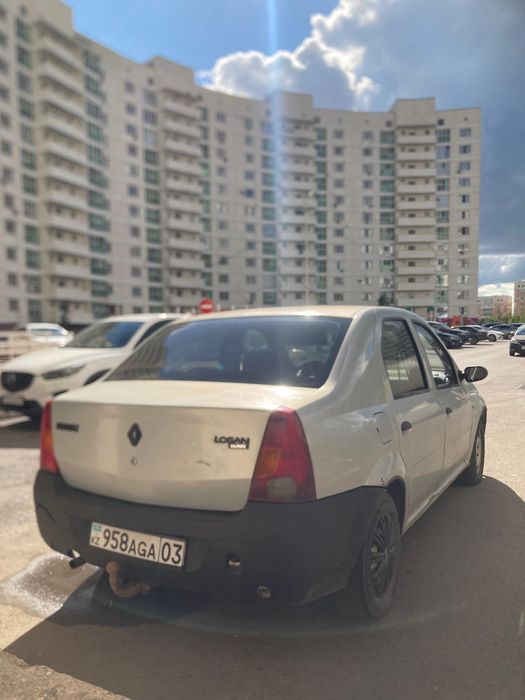 Продам машину Рено Логан