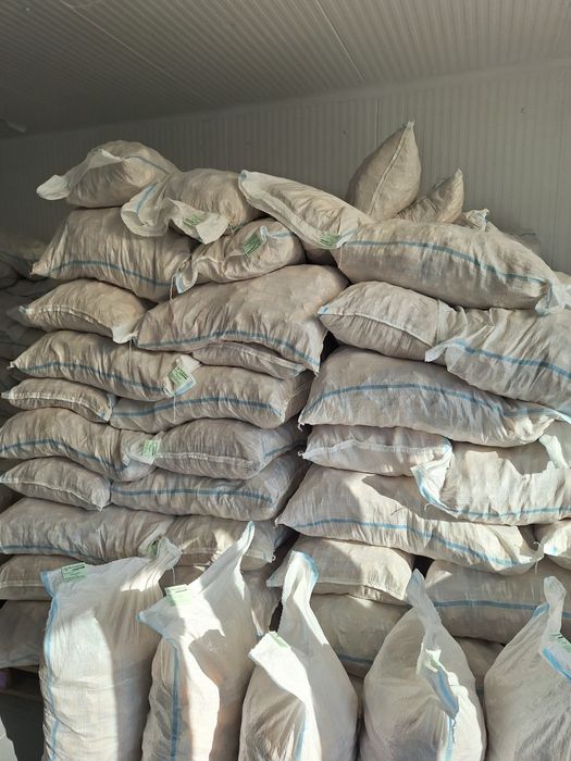 Vand paine uscata pentru animale