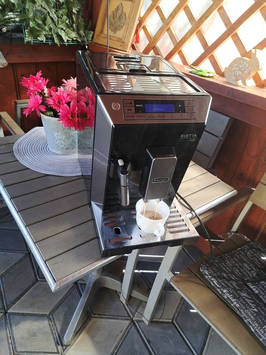 Expresor Delonghi Eletta