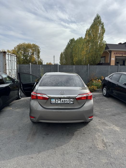 Срочно продам Тойота королла 1,8 обьем