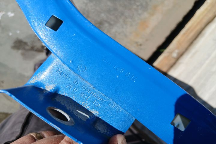 ARIPA FATA DREAPTA 7E0821106 7E0821196 7E0821106 7E0821196 Volkswagen