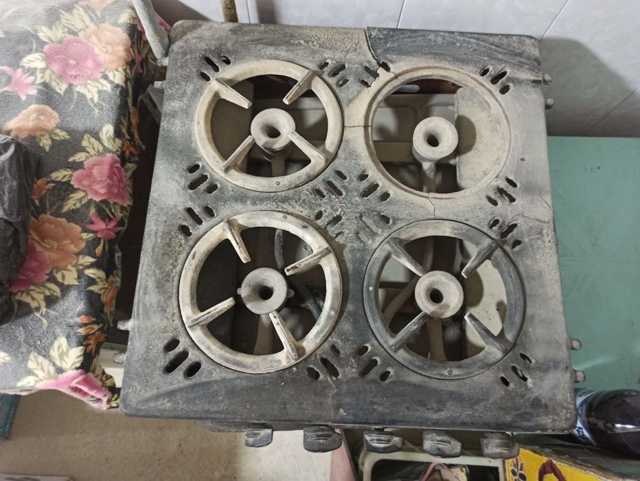 Газ плита 4х б/у