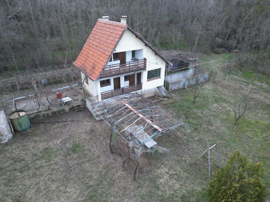 Продава къща до язовир Копринка община Казанлък