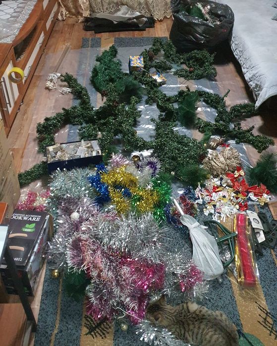 Продам  костюмы  дед мороз  снегурочка