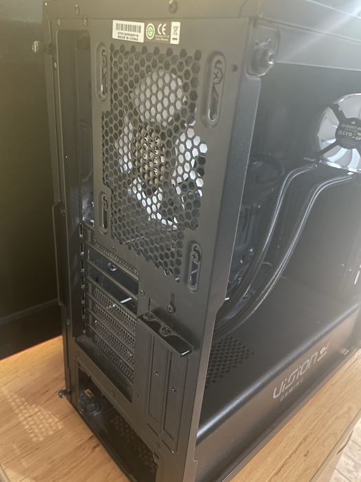 Carcasa + AIO Corsair