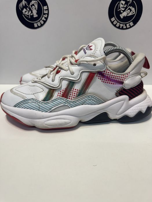 Маратонки ADIDAS OZWEEGO .Номер 37.5