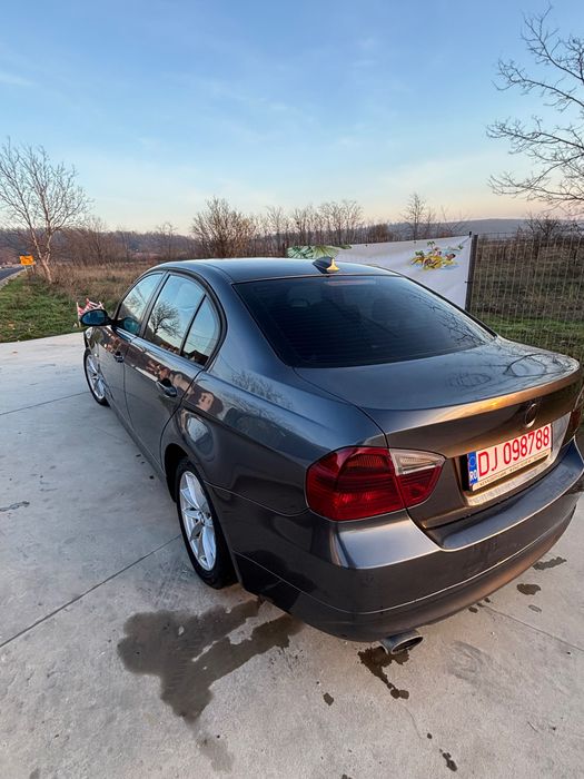 Vând BMW e90 320d