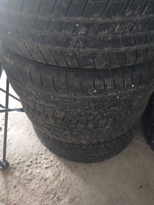Vând 4 cauciucuri  utilizate pentru mașină Suzuki!!!