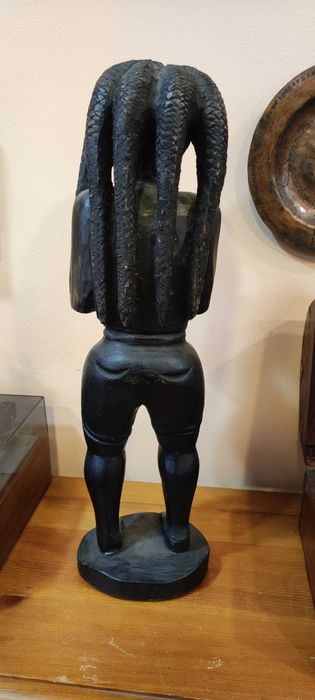 Красива ръчно изработена фигурка от старо дърво