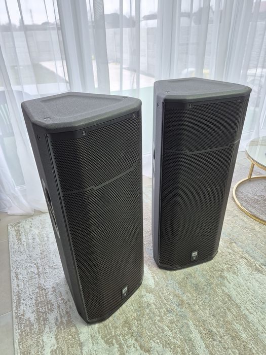 Vând pereche boxe active JBL PRX 625 – putere mare, stare foarte bună