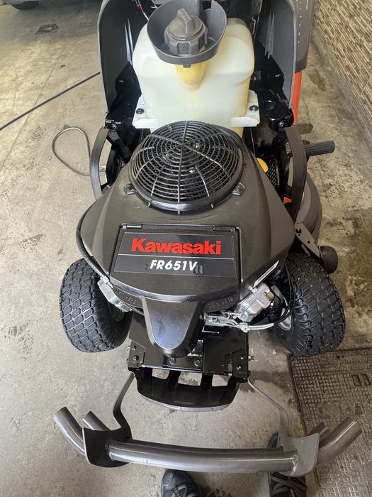 Husqvarna TC342t tractoras tuns iarba