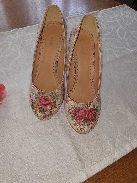 Красиви обувки пролет-лято