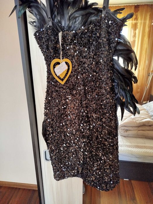 Нова рокля с пера