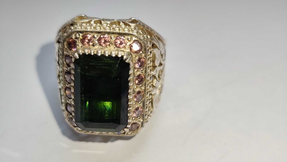 Шикарное серебряное кольцо с камнем ТУРМАЛИН, разм.21