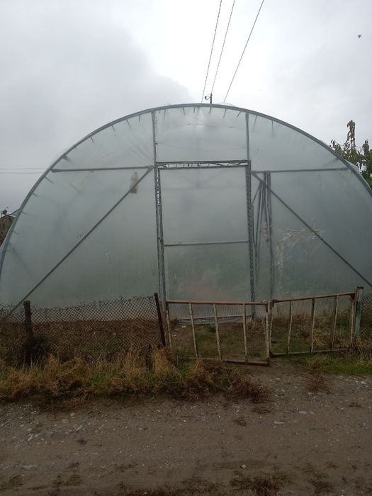 Parnik sotiladi aluminiy