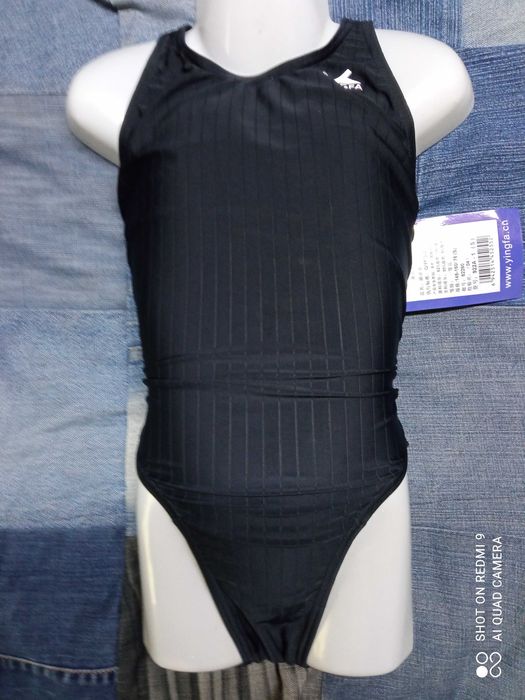 Купальники для бассейна.