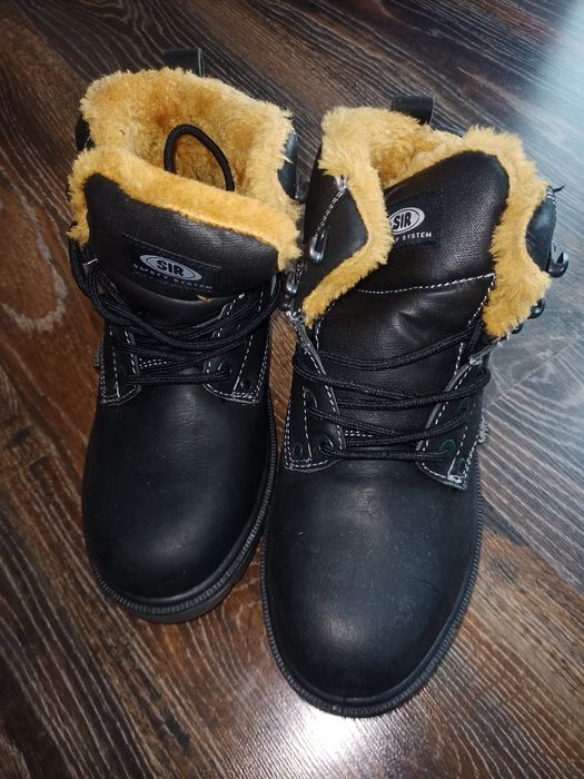 Продам новую спецобувь