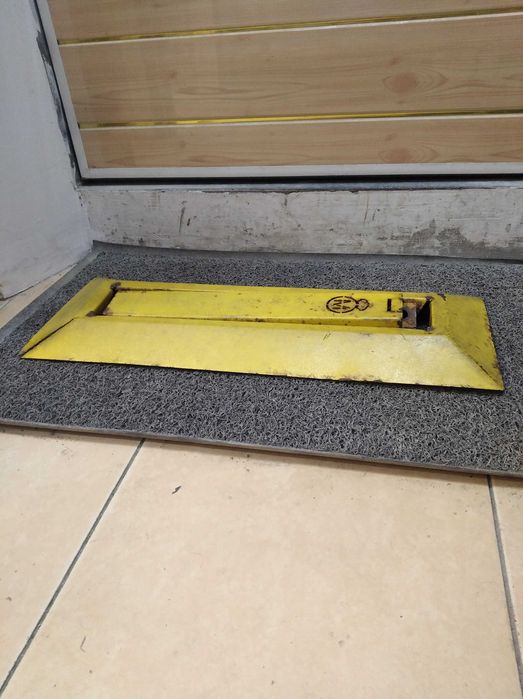 Парковочный барьер, антипарковка, антипаркинг, колеса отбойник.