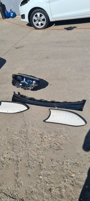 Far dreapta Mercedes-Benz  CLA / W174