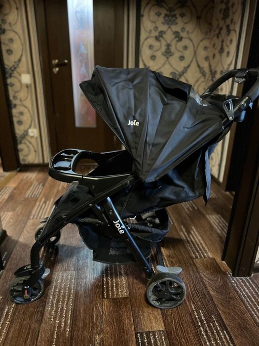 Коляска прогулочная Joie Muze