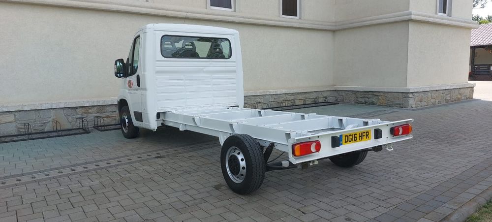 Peugeot Boxer din 2016 motor 2.2 diesel Volan pe dreapta Anglia