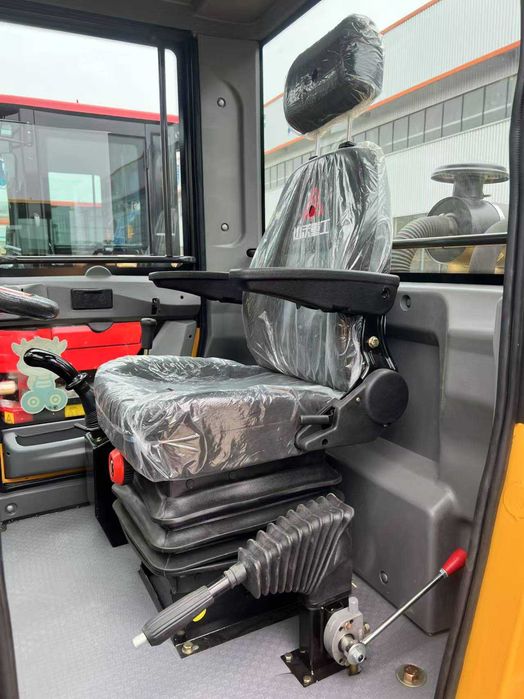 Фронтальные погрузчик MAXBULL модель SW945