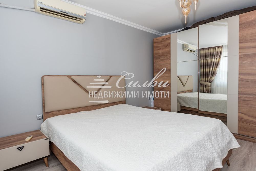 Продава се Четиристаен апартамент в Шумен, 2-ри корпус - 103 кв.м за 1065 €/кв.м - Снимка #4