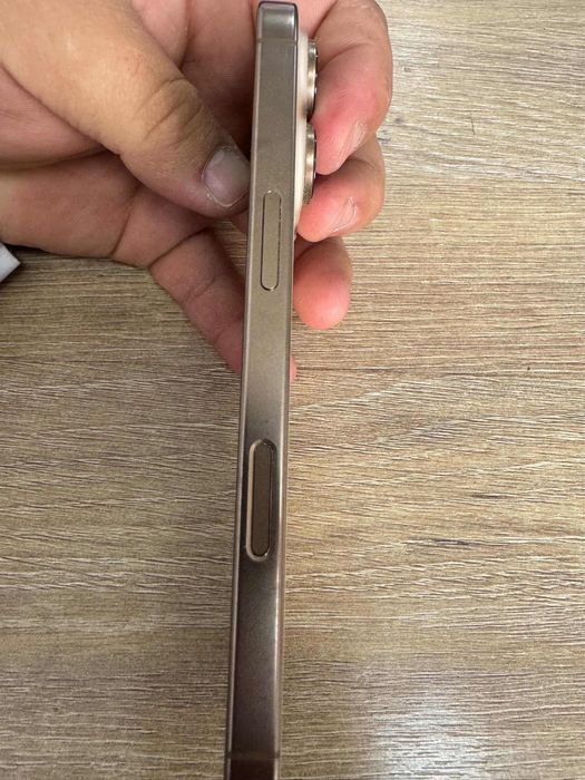 iPhone 16 pro 128/8