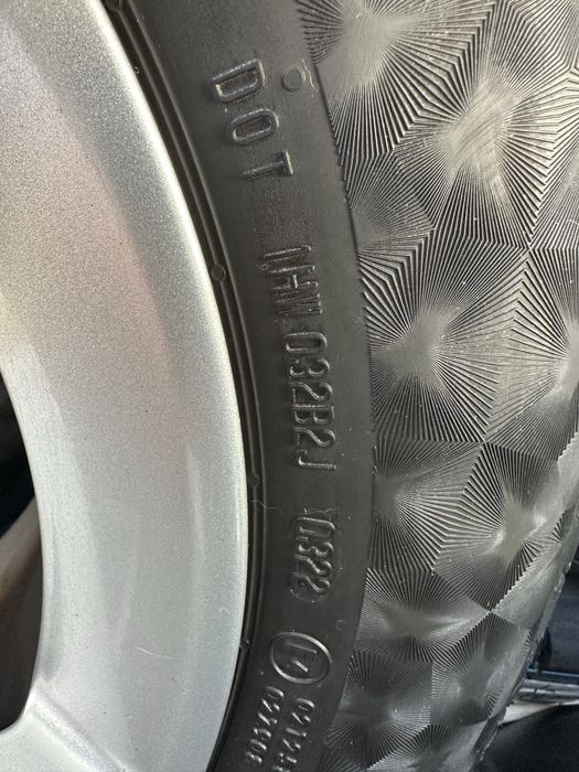 Гуми CONTINENTAL Premium Contact 6 215/60/16 - 200€