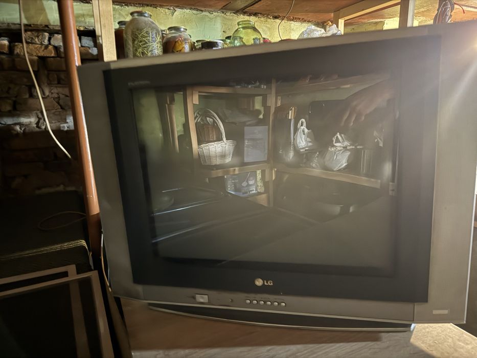 Продам телевизор