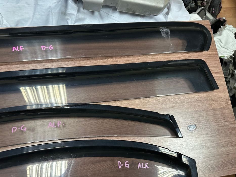 Ветровки на Альфард