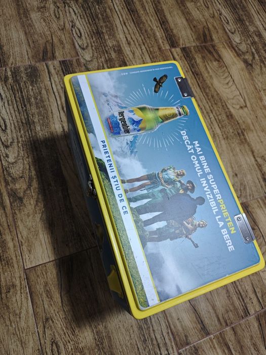 Lada frigorifica metalica  Bergenbier - pescari, plajă